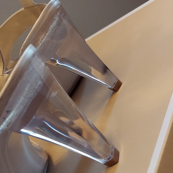 Michael Kors Holly T Strap Vanilla Leather Clear Heels 6 - Picture 4 of 7